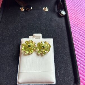 New Lime Green Earrings 10kt gold